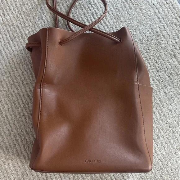 Oak and fort bucket bag hotsell
